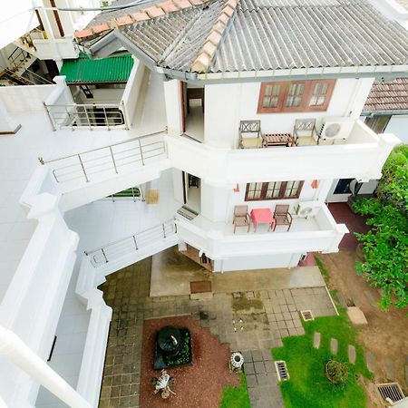 Royal Beach Hotel & Restaurant Hikkaduwa Bagian luar foto