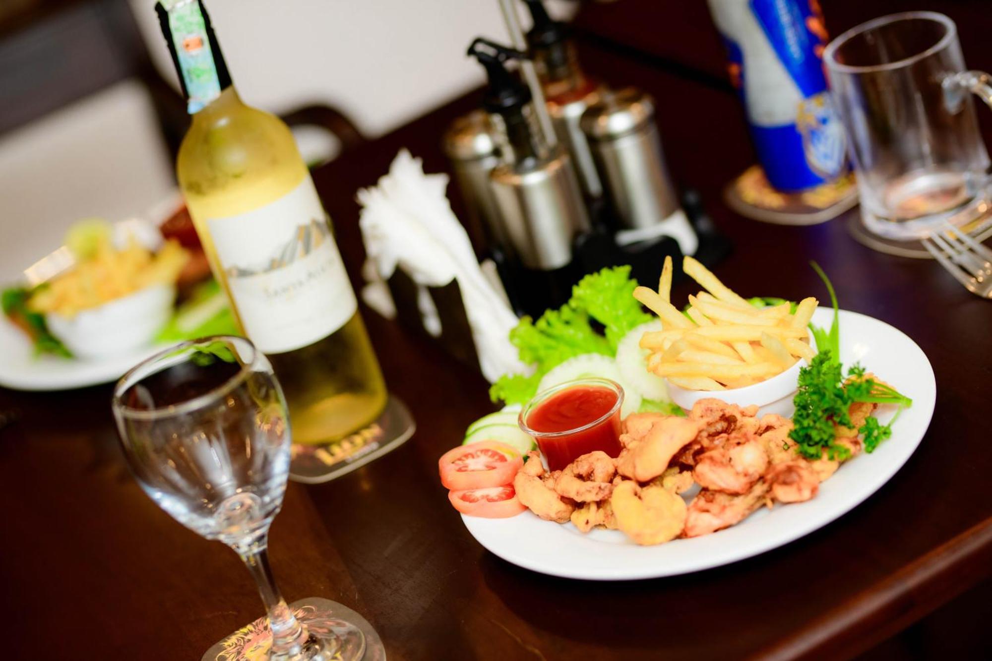 Royal Beach Hotel & Restaurant Hikkaduwa Bagian luar foto