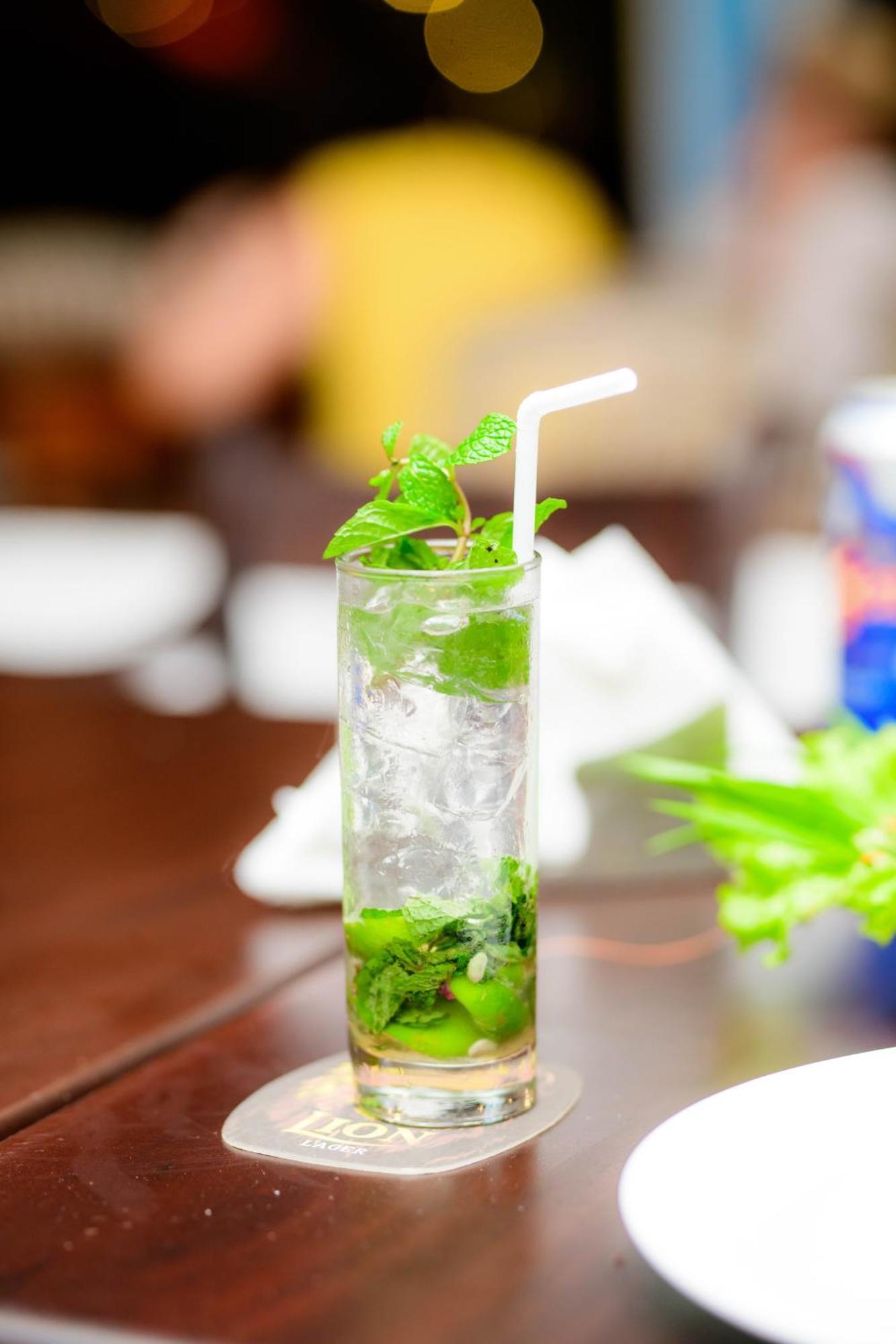Royal Beach Hotel & Restaurant Hikkaduwa Bagian luar foto