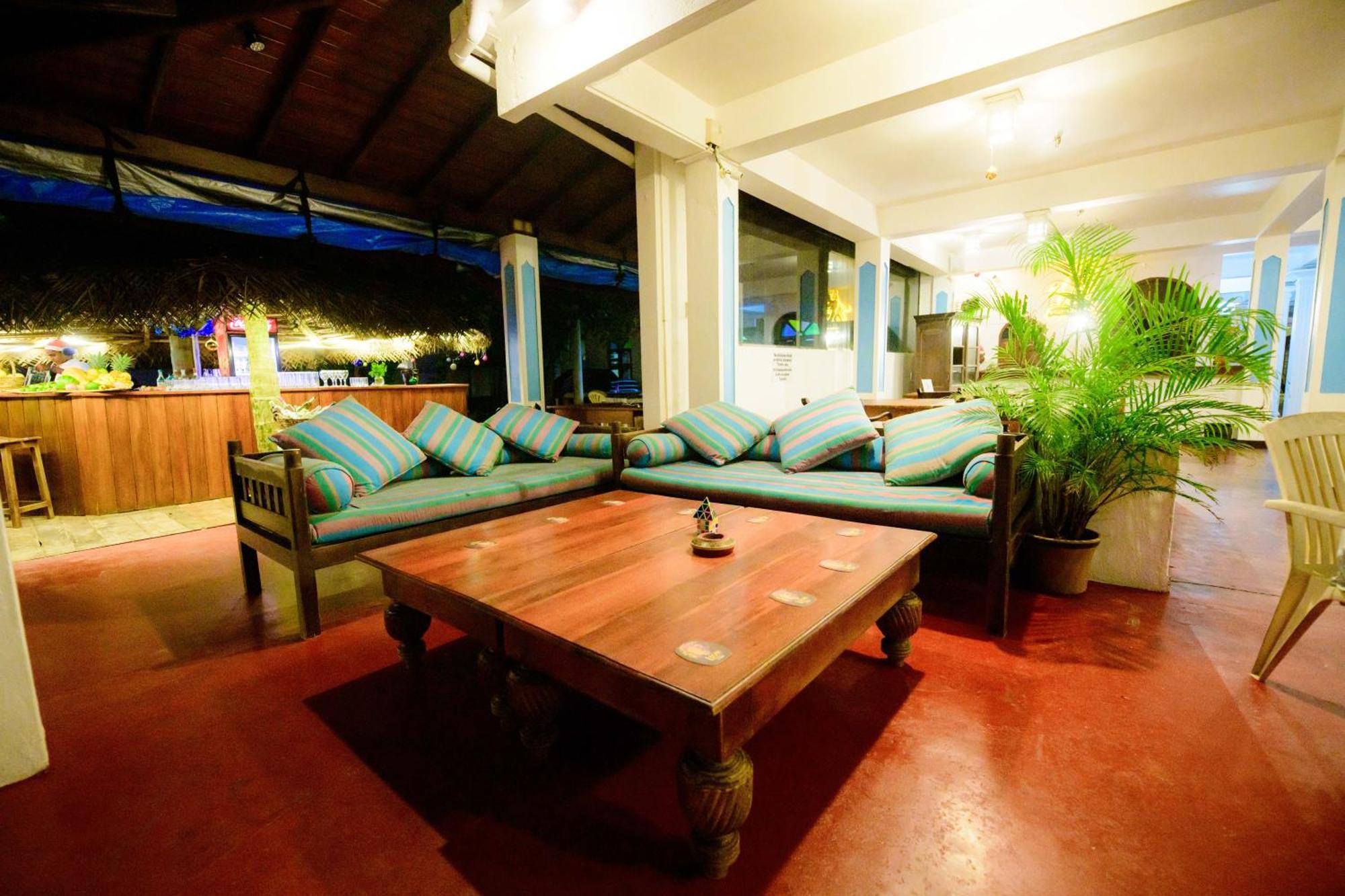 Royal Beach Hotel & Restaurant Hikkaduwa Bagian luar foto