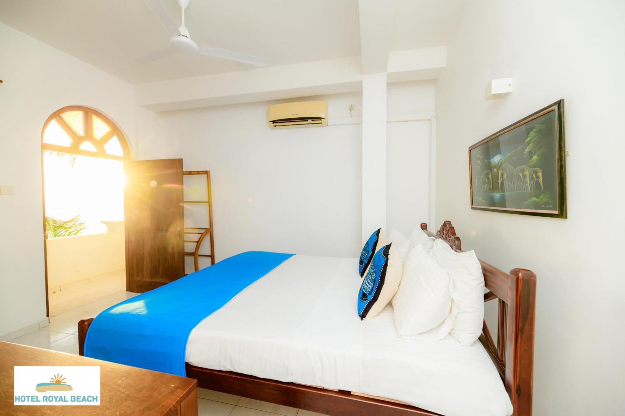 Royal Beach Hotel & Restaurant Hikkaduwa Bagian luar foto