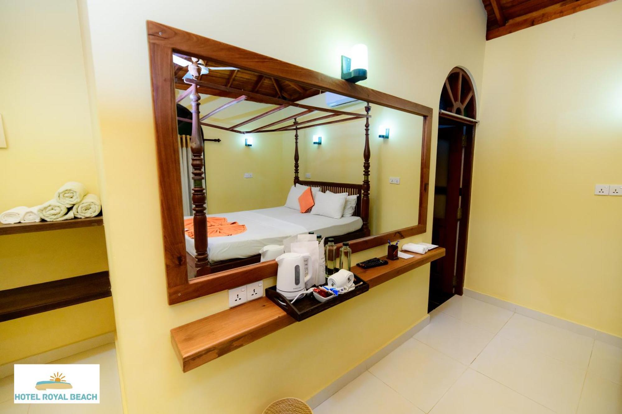 Royal Beach Hotel & Restaurant Hikkaduwa Bagian luar foto