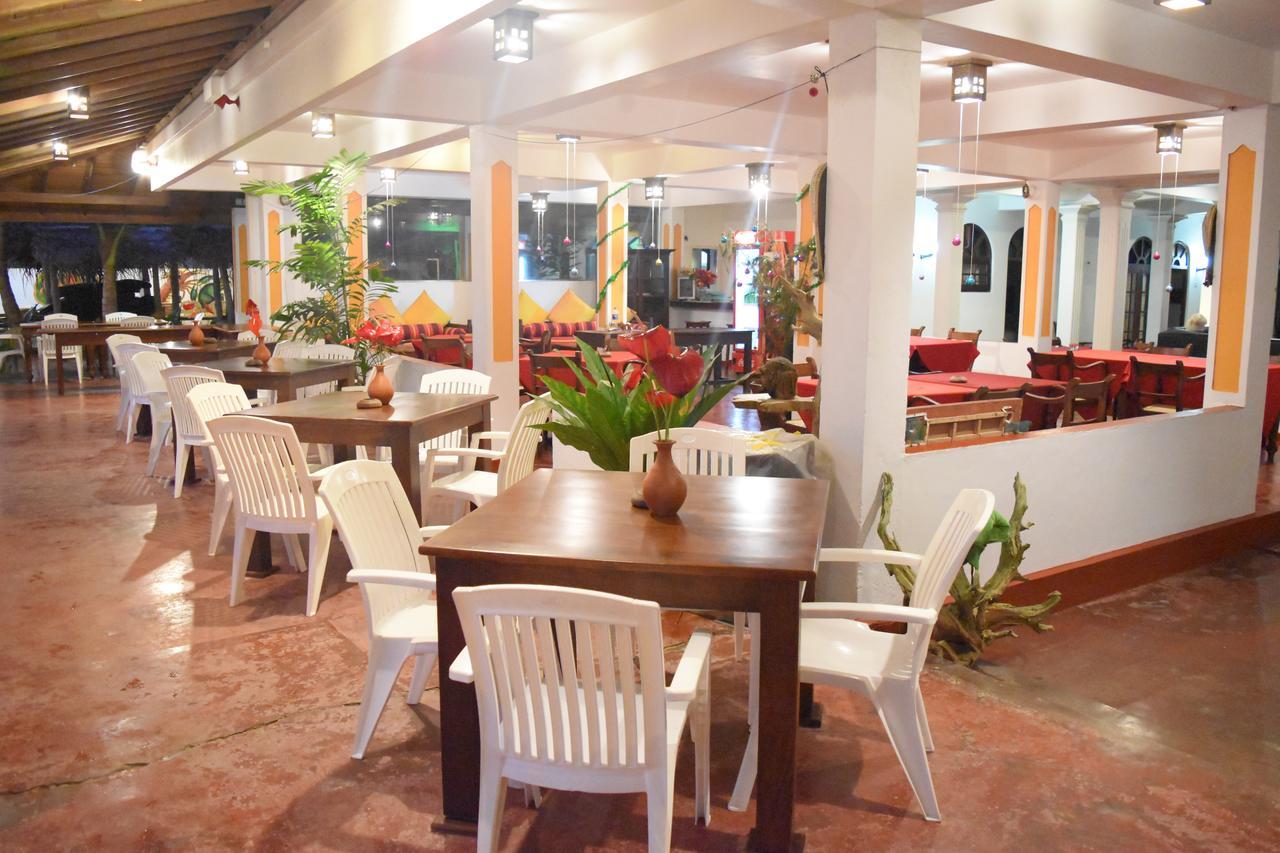 Royal Beach Hotel & Restaurant Hikkaduwa Bagian luar foto